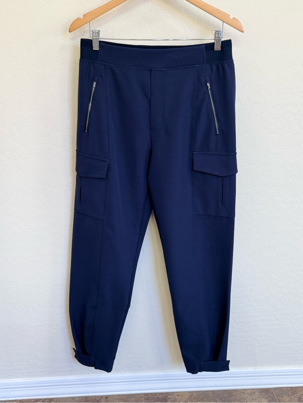 Athleta Endless High Rise Cargo Pant Navy Blue Size 10 Like New